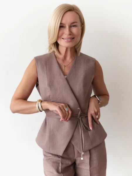 Жилет с поясом цвет Сливочное какао