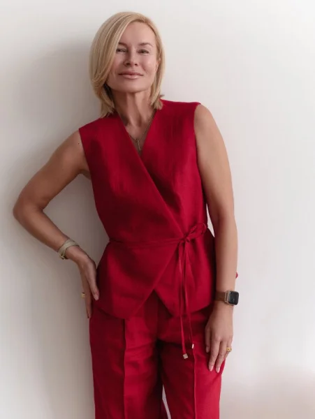 Жилет с поясом цвет Шардоне Жилет с поясом цвет Шардоне