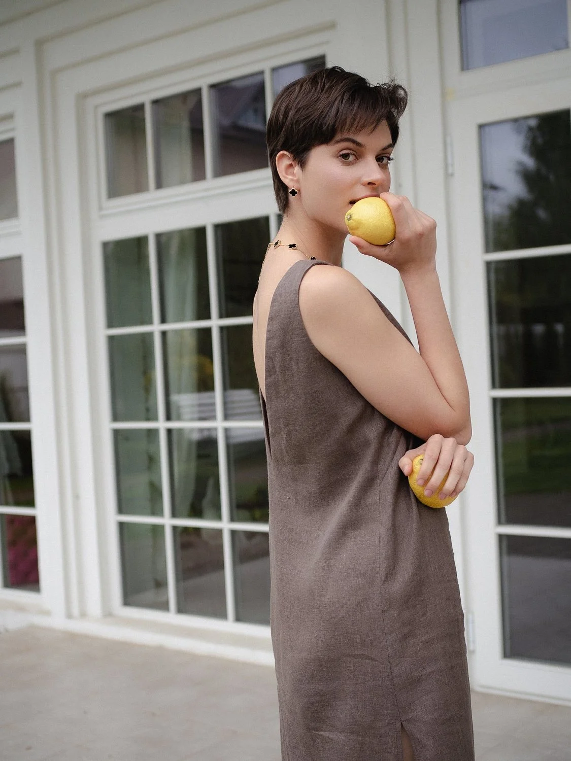 Платье с V-образным вырезом цвет Шоколад Платье с V-образным вырезом цвет Шоколад