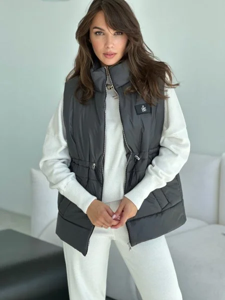 Безрукавка женская цвет Графит Безрукавка женская цвет Графит - в фирменном магазине спортивной одежды Brillante.by