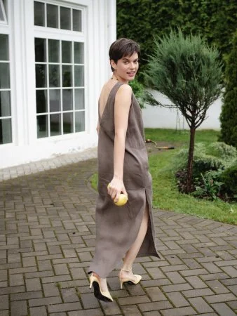 Платье с V-образным вырезом цвет Шоколад Купить Платье с V-образным вырезом цвет Шоколад в фирменном магазине спортивной одежды Brillante.by