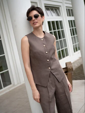 Жилет с круглым горлом цвет шоколад Купить Жилет с круглым горлом цвет шоколад в фирменном магазине спортивной одежды Brillante.by