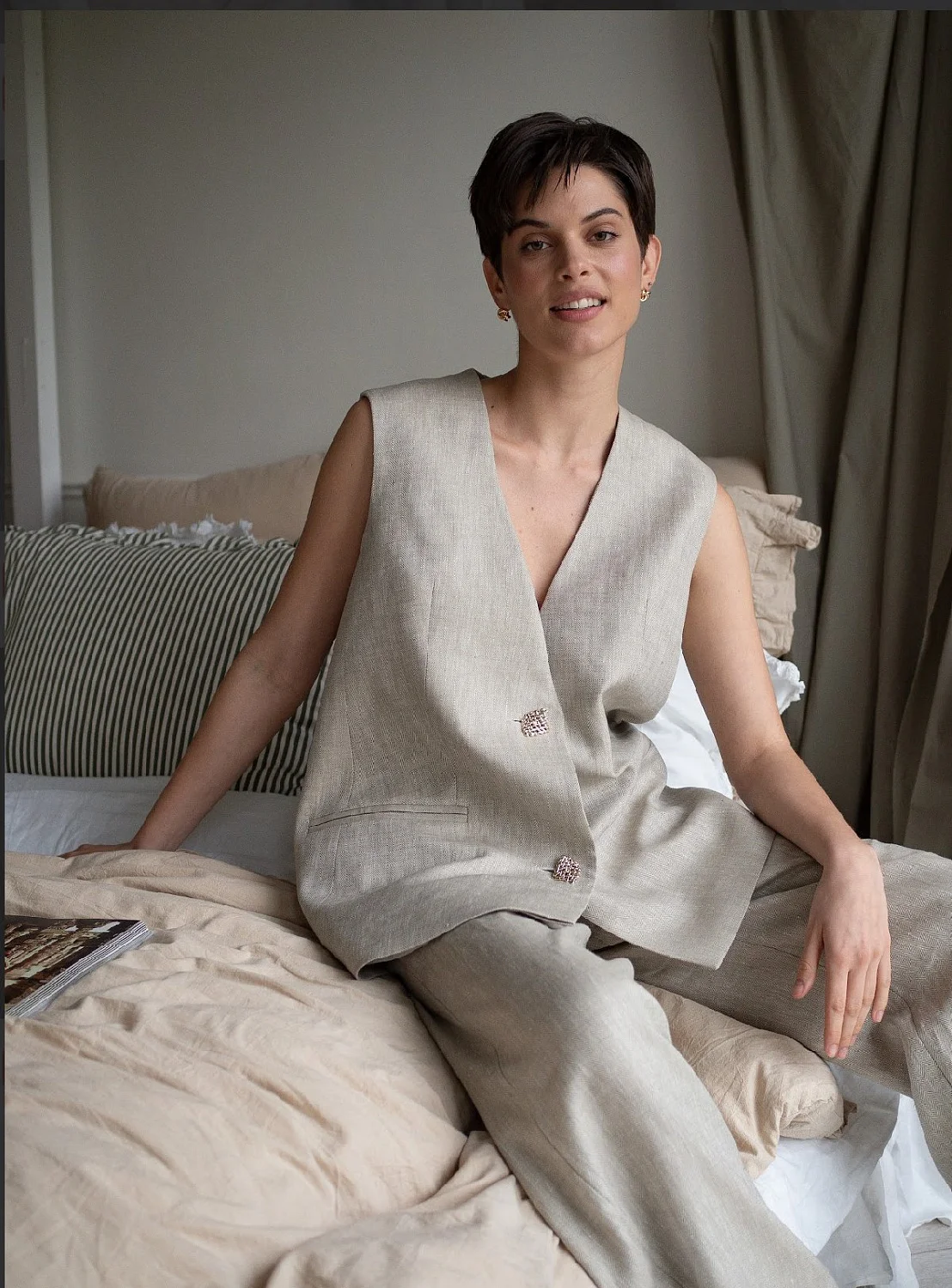 Жилет удлиненный цв. беж (рис.мелкая ёлочка) Жилет удлиненный цв. беж (рис.мелкая ёлочка)