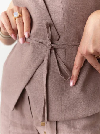 Жилет с поясом цвет Сливочное какао Купить Жилет с поясом цвет Сливочное какао в фирменном магазине спортивной одежды Brillante.by