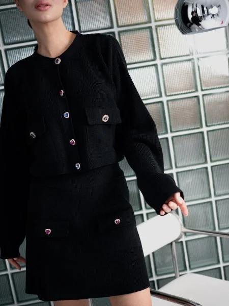 Костют AMOUR цвет черный Костют AMOUR цвет черный - в фирменном магазине спортивной одежды Brillante.by