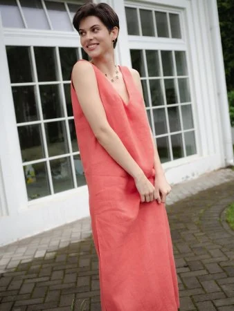 Платье с V-образным вырезом цвет Коралл Купить Платье с V-образным вырезом цвет Коралл в фирменном магазине спортивной одежды Brillante.by