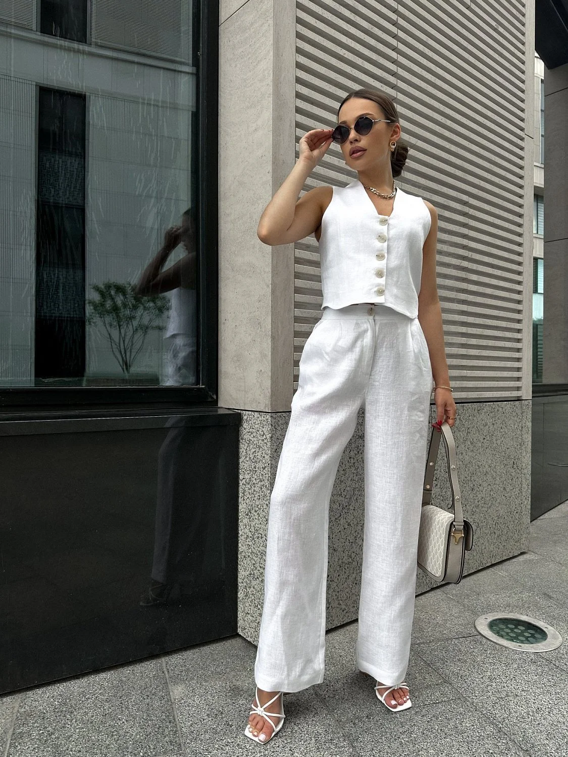 Костюм с жилетом цвет Белый  (жилет и брюки можно купить отдельно)