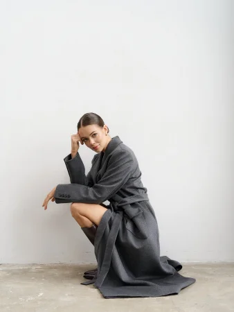 Пальто-халат (шерсть 100%) цв.серый Купить Пальто-халат (шерсть 100%) цв.серый в фирменном магазине спортивной одежды Brillante.by