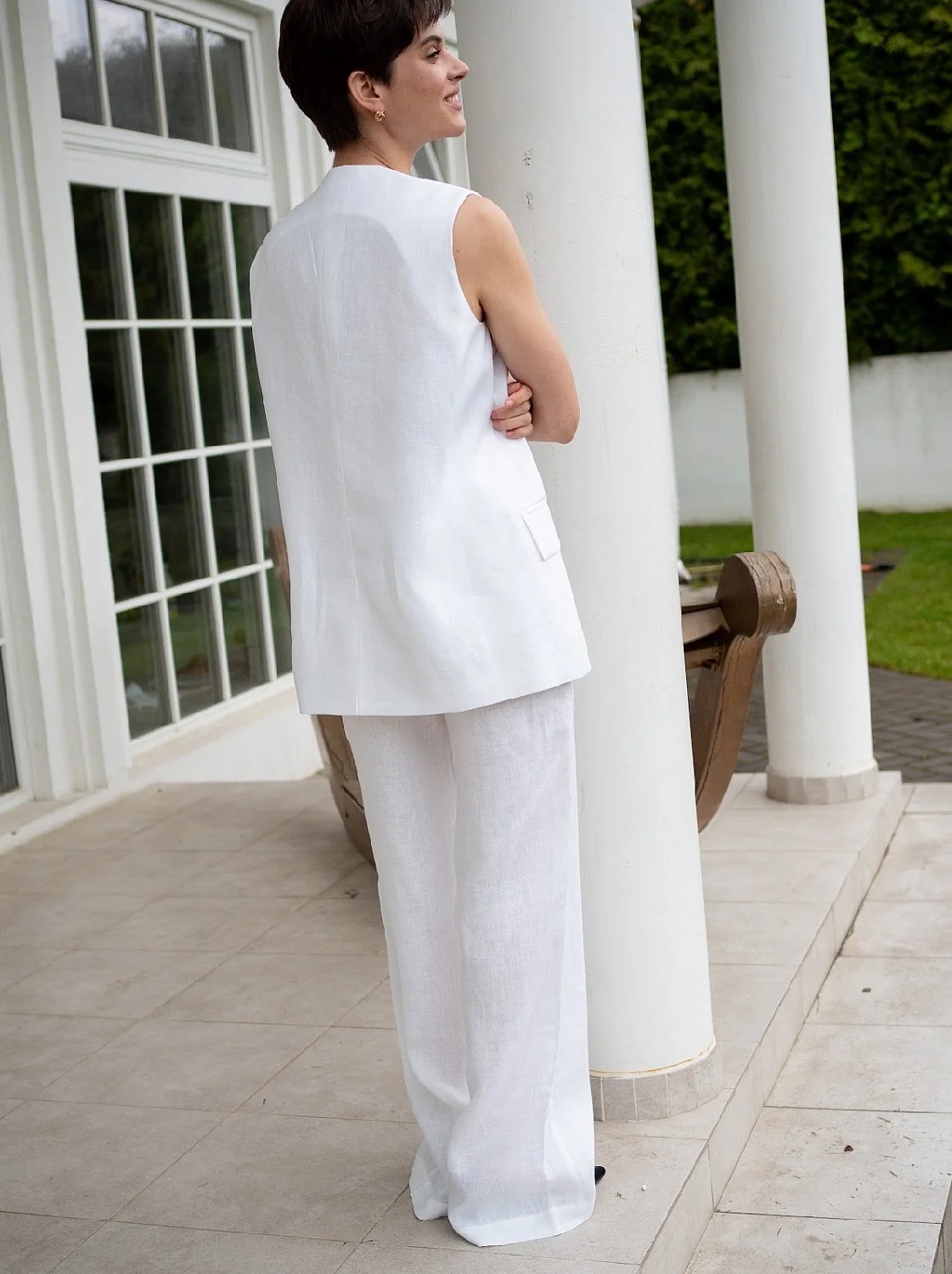 Жилет удлиненный цв. белый Жилет удлиненный цв. белый