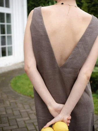 Платье с V-образным вырезом цвет Шоколад Купить Платье с V-образным вырезом цвет Шоколад в фирменном магазине спортивной одежды Brillante.by