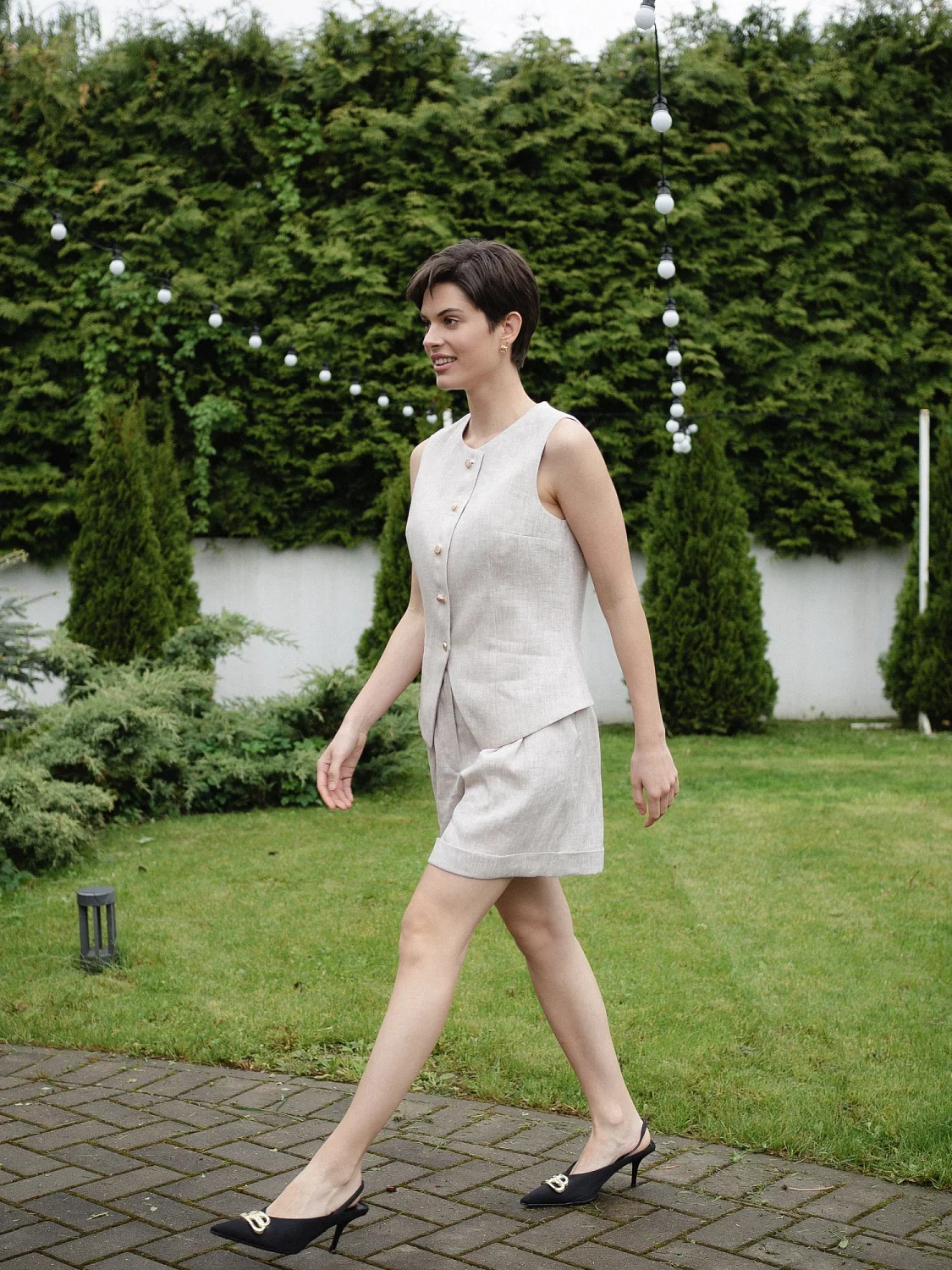 Жилет с круглым горлом цвет натуральный Жилет с круглым горлом цвет натуральный