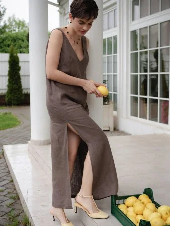 Платье с V-образным вырезом цвет Шоколад Купить Платье с V-образным вырезом цвет Шоколад в фирменном магазине спортивной одежды Brillante.by