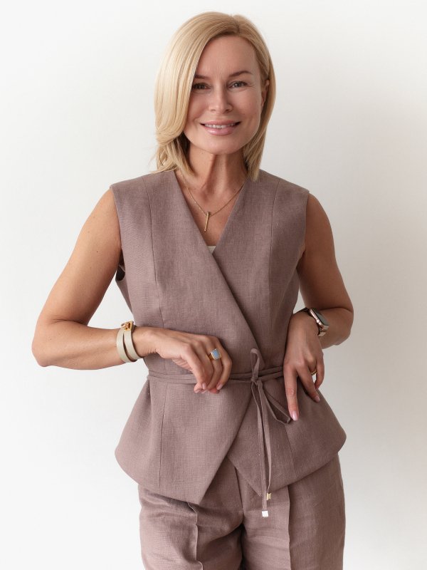 Жилет с поясом цвет Сливочное какао