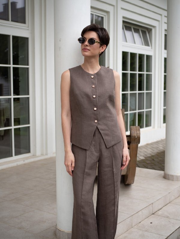 Жилет с круглым горлом цвет шоколад Жилет с круглым горлом цвет шоколад