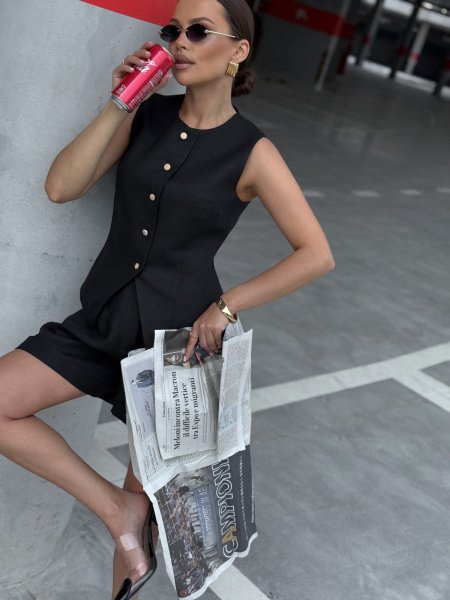 Жилет с круглым горлом цвет чёрный - в фирменном магазине спортивной одежды Brillante.by